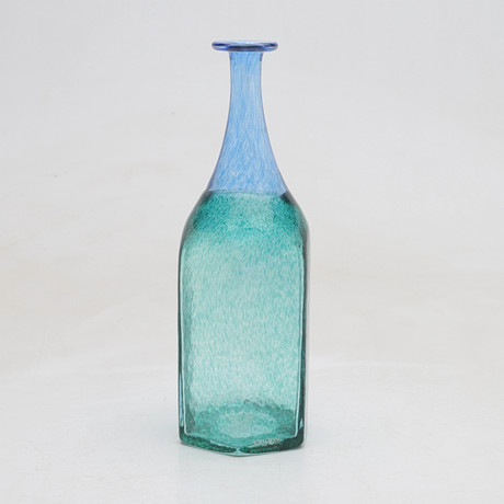 BERTIL VALLIEN. flaska, glas, Kosta Boda Artist Collection, signerad. på auktion hos Gomér & Andersson Norrköping