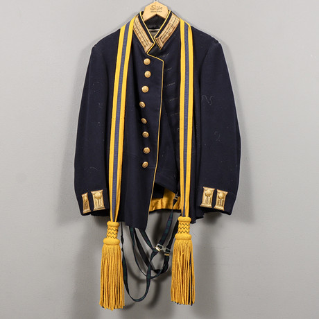 UNIFORM m/1886 För officer vid I18 Västmanlands regemente, 1923. på auktion hos Karlstad Hammarö Auktionsverk