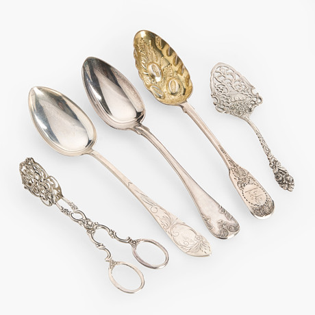 SILVER, 5 delar, bland annat kompottsked i sterlingsilver av William Eaton, London, England, 1828. på auktion hos Crafoord Auktioner Stockholm