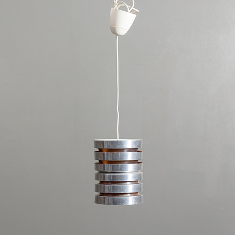 CARL THORE. taklampa, metall, 1960/70-tal. på auktion hos Garpenhus Auktioner