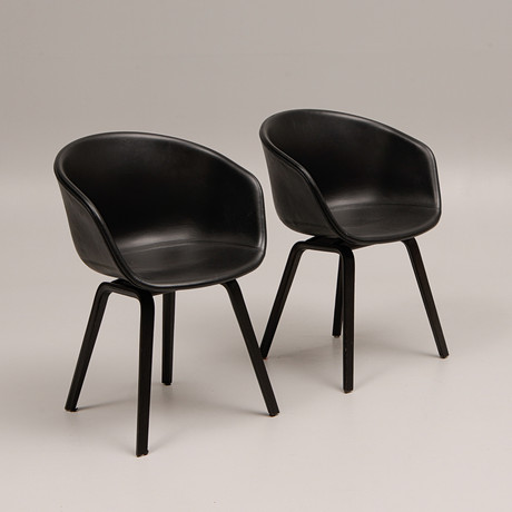 HEE WELLING. Stolar, 1 par, "About a chair" (AAC 22), HAY, samtida. på auktion hos Auktionsbyrån Varberg