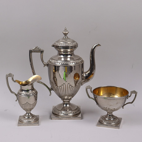 KAFFESERVIS, nysilver, 3 delar. på auktion hos Markus Auktioner