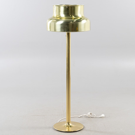 ANDERS PEHRSON. Golvlampa, "Bumling", Ateljé Lyktan, Åhus, 1900-talets andra hälft. på auktion hos Stockholms Auktionsverk Helsingborg