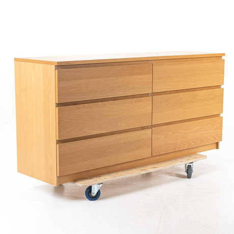 SKÄNK, Ikea. på auktion hos Handelslagret Auktionsservice
