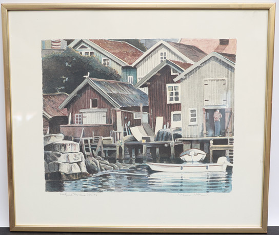 GUNNAR STÅLBRAND. Fiskebodar, färglitografi, signerad, med dedikation. på auktion hos Falun Auktionsbyrå