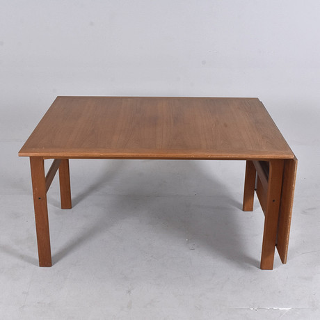 GEORG PETERSEN. matbord, teak, Farum Møbelfabrik Danmark 1960/70-tal. på auktion hos Halmstads Auktionskammare