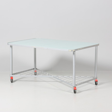 NIELS GAMMELGAARD. SKRIVBORD, "Moment", metall samt glas, Ikea. på auktion hos Borås Auktionshall