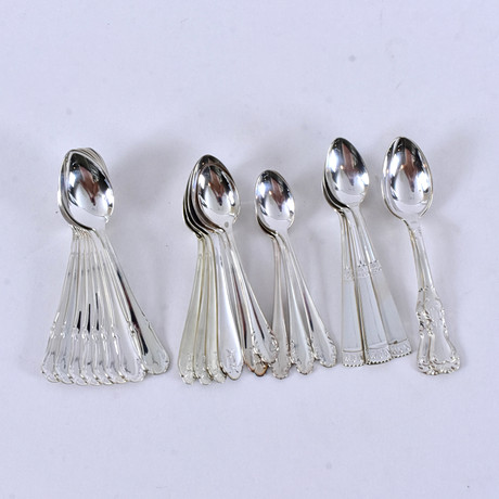 KAFFESKEDAR, silver, olika modeller, total vikt 378 gram. på auktion hos Halmstads Auktionskammare