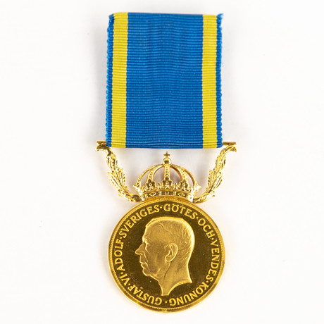MEDALJ, "För nit och redlighet", 23k/18k guld. på auktion hos Karljohan Auktioner