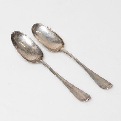 JÖNS SPÅNGBERG, 2 st. skedar, silver. Gränna 1769. på auktion hos Stockholms Auktionsverk Helsingborg