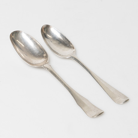 JOHAN PETTERSSON BERG, 2 skedar, silver. Norrköping 1743 och 1757. på auktion hos Stockholms Auktionsverk Helsingborg