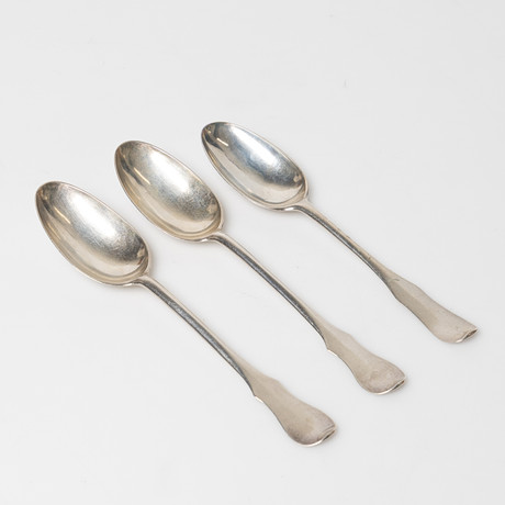 JOHAN HENRIK SCHVART, 3 st. skedar, silver. Karlskrona 1798. på auktion hos Stockholms Auktionsverk Helsingborg