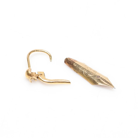 SKROTGULD, 2 delar, 14K-18K, Guld, vikt cirka 0,9 gram. på auktion hos Gomér & Andersson Linköping