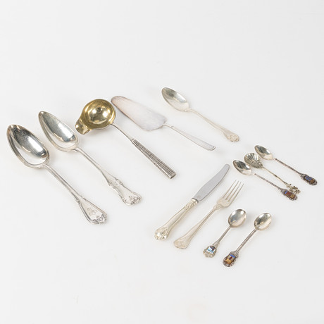 PARTI BESTICK, 12 delar, silver, 1800-1900-tal. på auktion hos Stockholms Auktionsverk Helsingborg