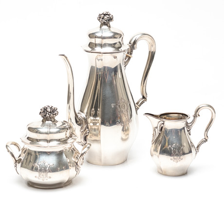 KAFFESERVIS, 3 delar, silver, vikt ca 1260 g, C.F Carlman, 1914, Stockholm. på auktion hos Gomér & Andersson Linköping