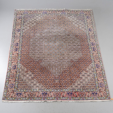 MATTA, handknuten, Senneh Bidjar, ca 240 x 230 cm, 1900-talets slut. på auktion hos Stockholms Auktionsverk Helsingborg
