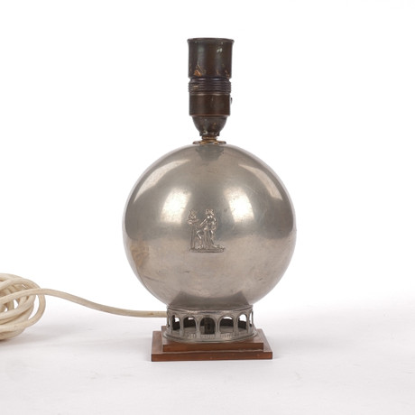 BORDSLAMPA, tenn, Swedish Grace, Bror Hilmer Edlund, 1936. på auktion hos Auktionsfirma Kenneth Svensson i Kalmar