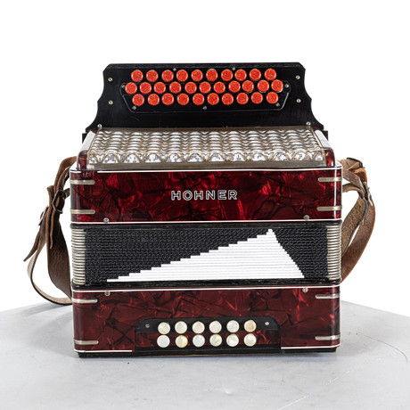 3-string piano accordion, Hohner Tango ll M, Germany. Collectables