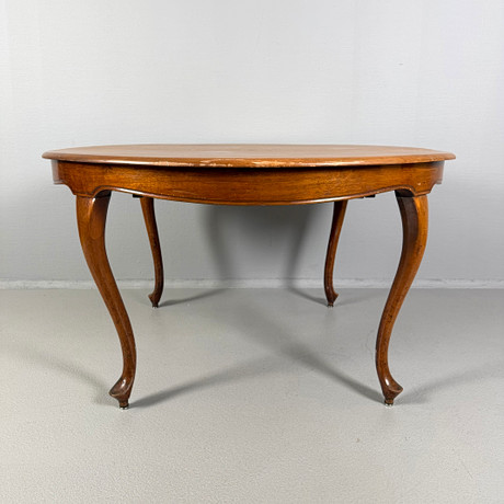 MATBORD, 1800/1900-tal, rokokostil, iläggsskivor(5), stödben. på auktion hos Skandia Auktion