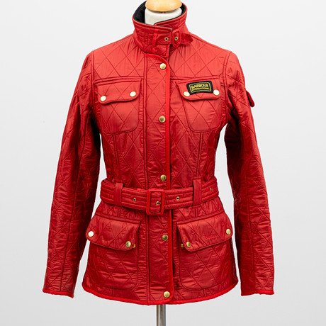BABOUR. Jacka, "Barbour International Quilt", England, storlek UK 8/EU 34. på auktion hos Auktionshuset Kolonn