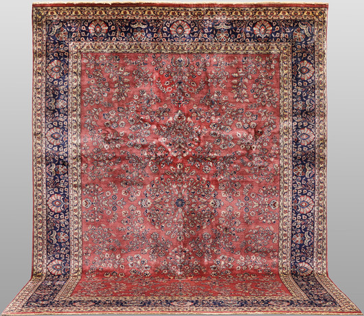 MATTA, orientalisk, s k amerikansk Saruk, cirka 350 x 250 cm. på auktion hos RA Auktionsverket Norrköping