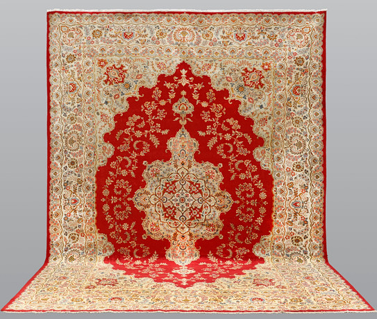 MATTA, Royal keshan, cirka 445 x 316 cm. på auktion hos RA Auktionsverket Norrköping