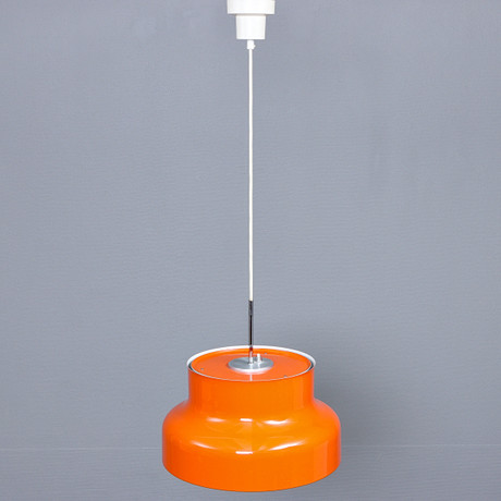 ATELJÉ LYKTAN, BUMLING PENDEL, ORANGE, Ø 40cm, DESIGN ANDERS PEHRSON (1968). på auktion hos Auktionskammaren Sydost Kalmar