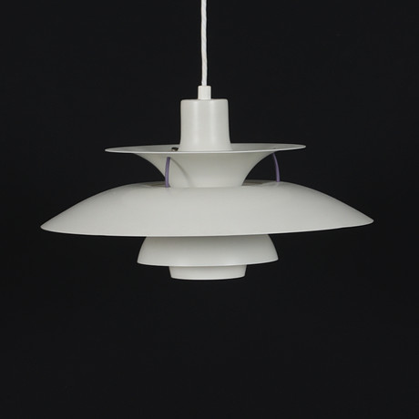 POUL HENNINGSEN. Taklampa, "PH 5", för Louis Poulsen, Danmark. på auktion hos Stadsauktion Sundsvall