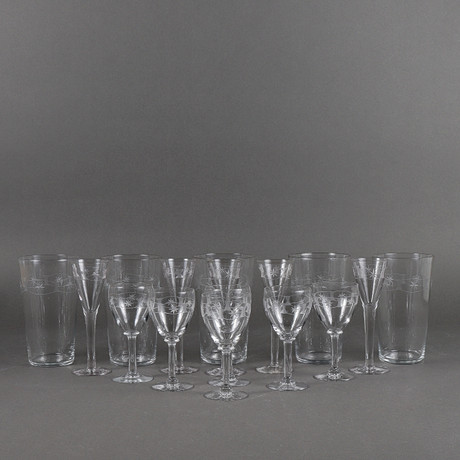 GLASSERVIS 16 delar, 1900-talets första hälft. på auktion hos Karlstad Hammarö Auktionsverk