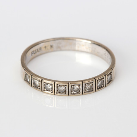 ALLIANRING. 18k vitguld med briljantslipade diamanter totalt 0,24 ct, totalvikt ca 2,8 gram. på auktion hos Skånes Auktionsverk