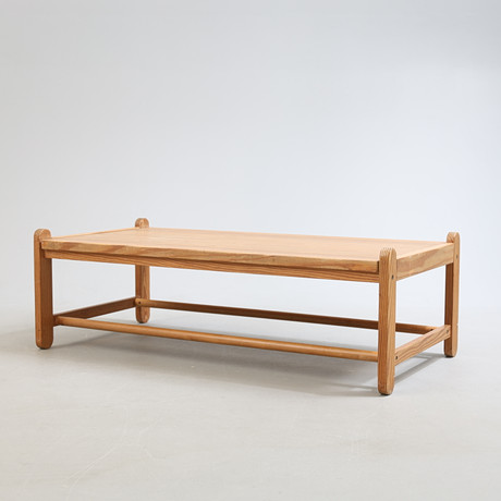 PETER OLE SCHIØNNING. TILLSKRIVEN. Soffbord, furu, 1960/70-tal. på auktion hos Gomér & Andersson Nyköping