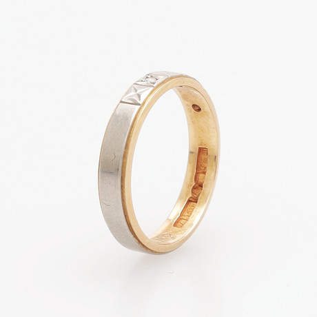 RING MED STENAR, guld 18K, Be-Kå Guld AB, Ängelholm, 1971, totalvikt 3,97 gram. på auktion hos Växjö Auktionskammare