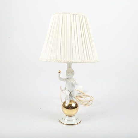 BORDSLAMPA, porslin, Gerold Porzellan, Bavaria, 1900-tal. på auktion hos Helsingborgs Auktionskammare