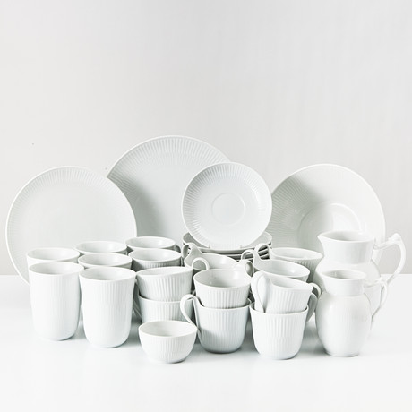 KUNGLIG DANSK, "White Fluted", kaffe- och teservis, 25 dlr, Danmark, porslin. på auktion hos Stockholms Auktionsverk Magasin 5