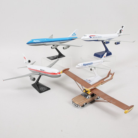 MODELLER, 5 st, flygfordon, Flight Miniatures och Universal Hobbies. på auktion hos Ekenbergs Auktioner