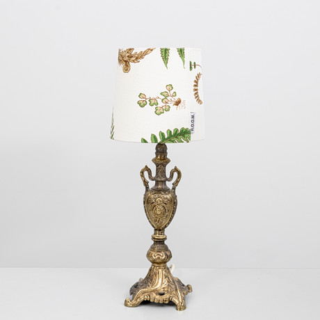 BORDSLAMPA, förgylld metall, rokokostil, 1900-tal. på auktion hos Auktionshuset Kolonn