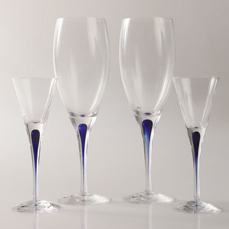 ERIKA LAGERBIELKE. Glas, 4 stycken, vinglas samt snapsglas, "Intermezzo", Orrefors. på auktion hos Helsingborgs Auktionskammare
