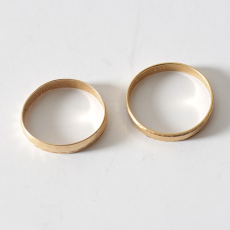 RINGAR, 2 st, 18K guld. Totalvikt ca 3,5 gram. på auktion hos Gomér & Andersson Nyköping