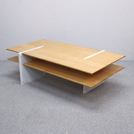 SOFFBORD, "Matita", design duo Metrica (Lucio Quinzio Leonelli & Robin Rizzini) för Bolia, Danmark. på auktion hos Markus Auktioner