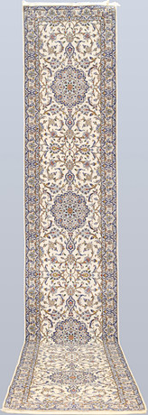 MATTA, gallerimodell, Keshan fine, cirka 586 x 103 cm. på auktion hos RA Auktionsverket Norrköping