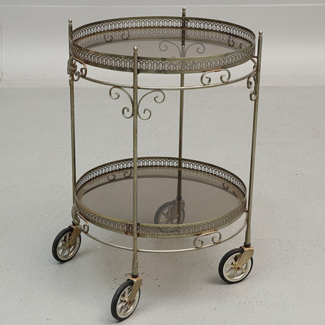 SERVERINGSVAGN, metall & glas, 1900-talets senare hälft. på auktion hos Ekenbergs Auktioner