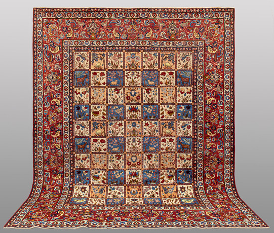 MATTA. Figural Isfahan trädgårdsmönstrad, 284 x 235 cm. på auktion hos Södermanlands Auktionsverk
