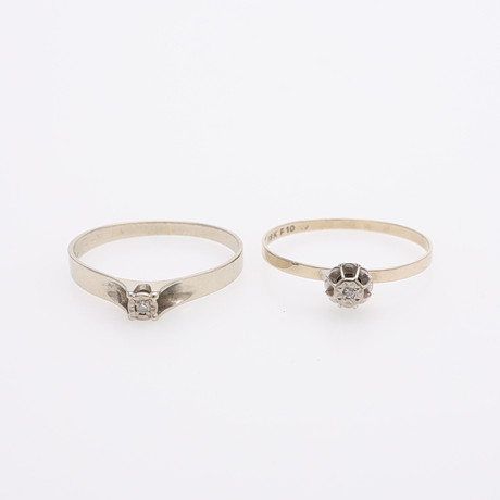 RINGAR, 2 ST, 18 k vitt guld med små diamanter, Guldfynd, 1978 och 1980, totalt 2,7 g. på auktion hos Crafoord Auktioner Lund