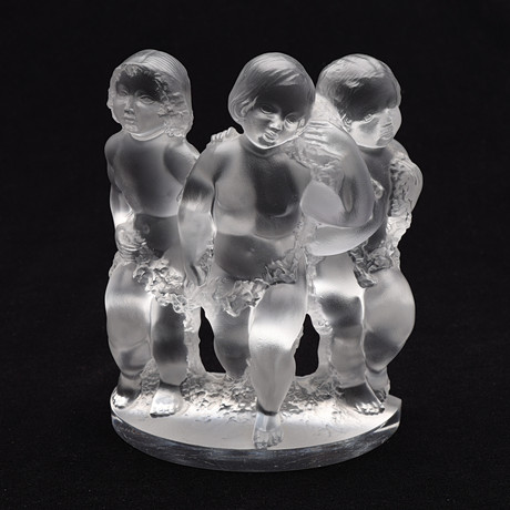 FIGURGRUPP, LALIQUE, "LUXEMBOURG". Signerad Lalique France. på auktion hos Crafoord Auktioner Lund