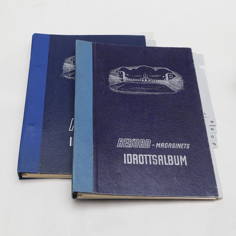 REKORDS IDROTTSALBUM, 2 st tunna album med samlarbilder. på auktion hos Kalmar Auktionsverk