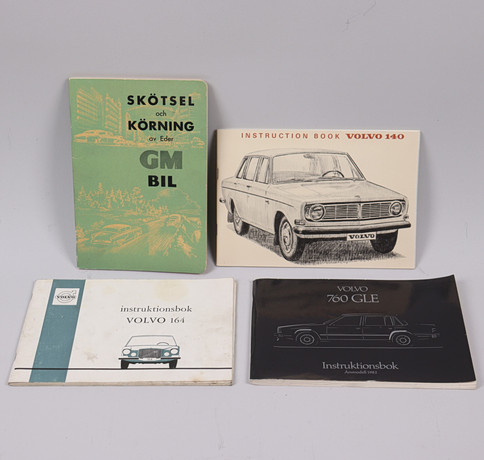 MANUALER, Volvo 140, 164, 760 GLE samt häfte om General Motors bilar, 4 st. på auktion hos Markus Auktioner