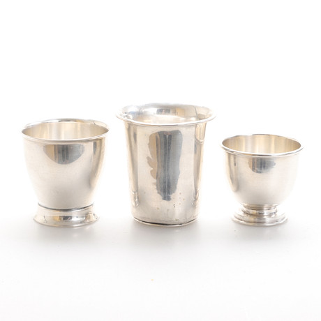BÄGARE, 3 stycken, silver. på auktion hos RA Auktionsverket Norrköping