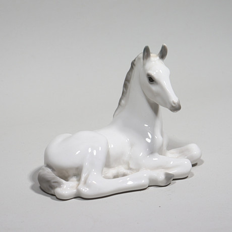 FIGURIN, porslin, häst, Lomonosov, USSR, Ryssland. på auktion hos Markus Auktioner