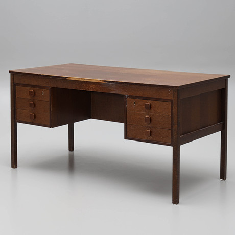 SKRIVBORD, mörkbetsad ekfaner, Domino Møbler, Danmark, 1900-talets mitt. på auktion hos Auktionsmagasinet Vänersborg