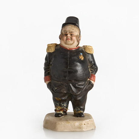 FIGURIN, konstapel, biskviporslin, Gardner, Ryssland, 1800-tal. på auktion hos Crafoord Auktioner Stockholm